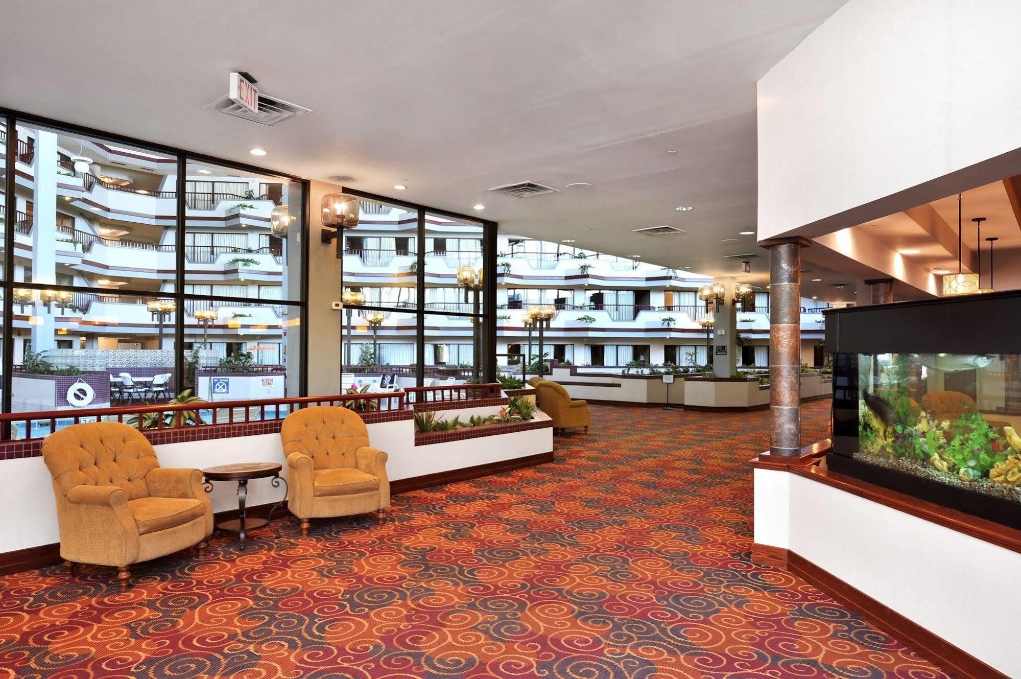 Howard Johnson By Wyndham Lima Exterior photo