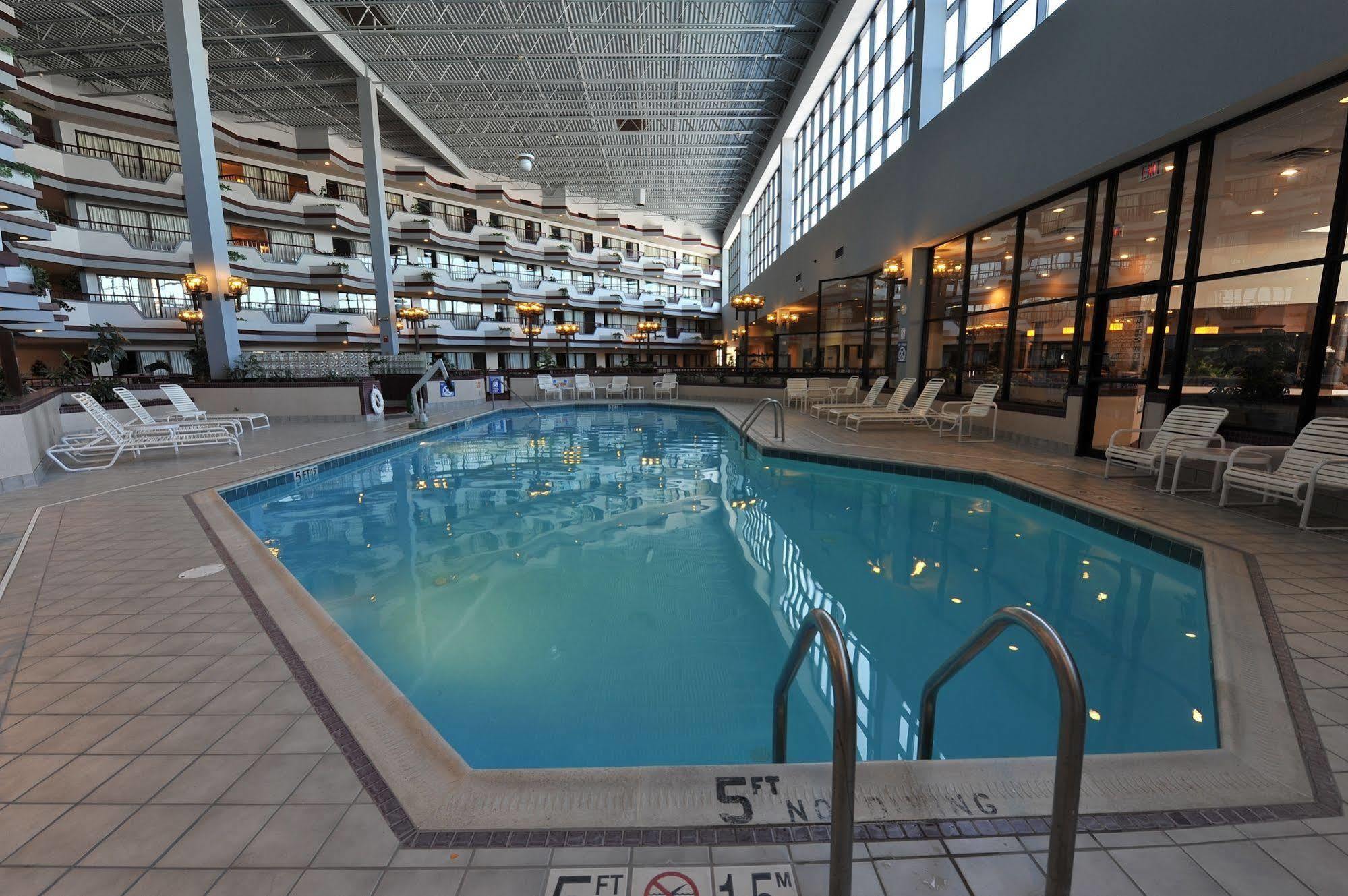 Howard Johnson By Wyndham Lima Exterior photo